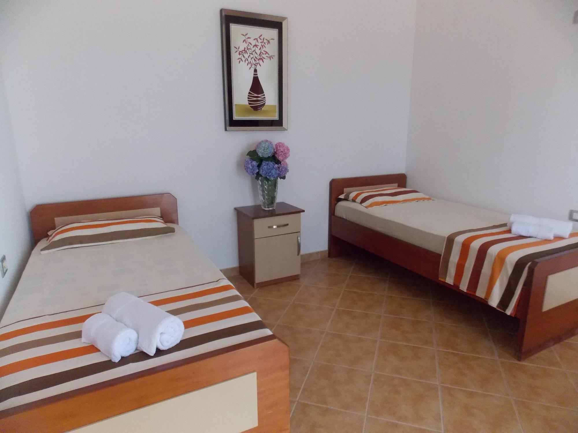 Piccolino 3* Sarandë