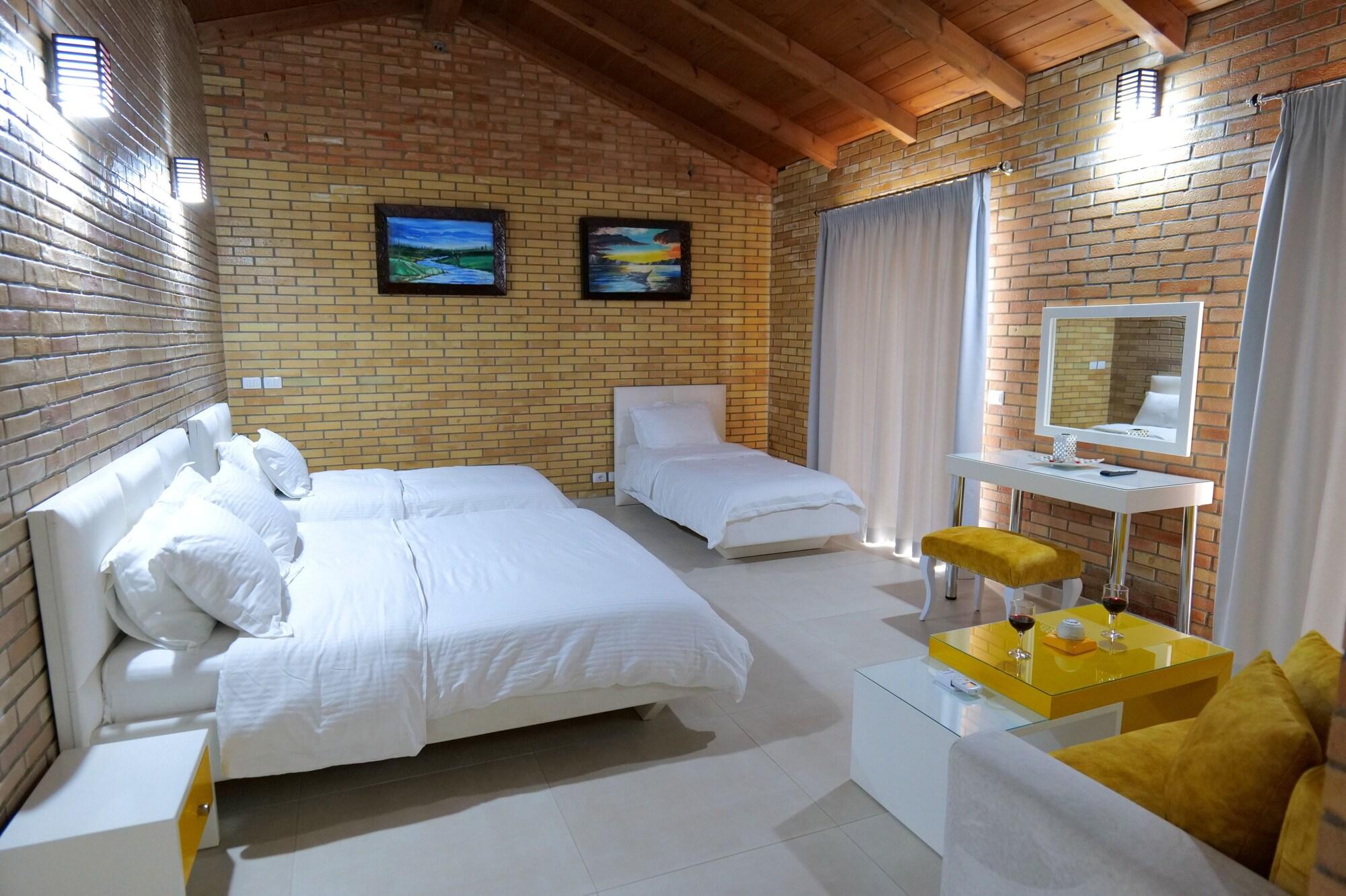 Piccolino 3* Sarandë